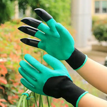 Garden gloves with claws for easy digging and planting